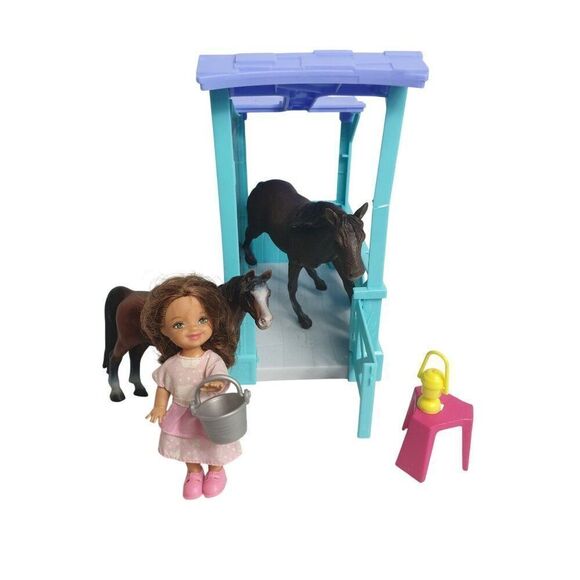 Vintage Barbie Kelly Horse Stable Playset With Dolls & Accessories 1994 - Picture 3 of 5